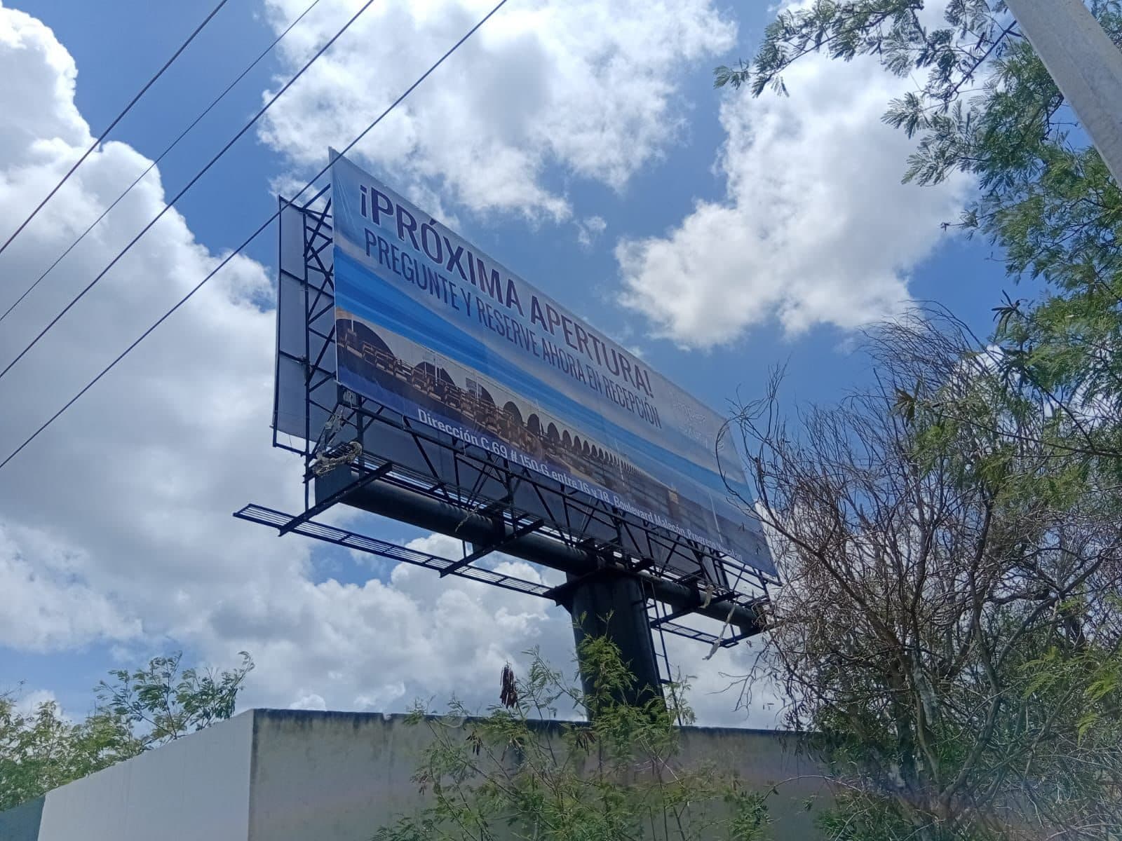 Cartelera espectacular — Carteleras y espectaculares