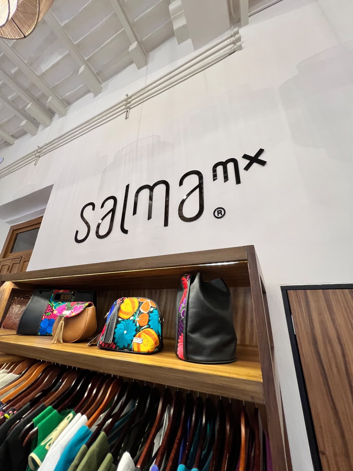 Letras 2D acrílico negro - Salma MX — Corte 2D de letras
