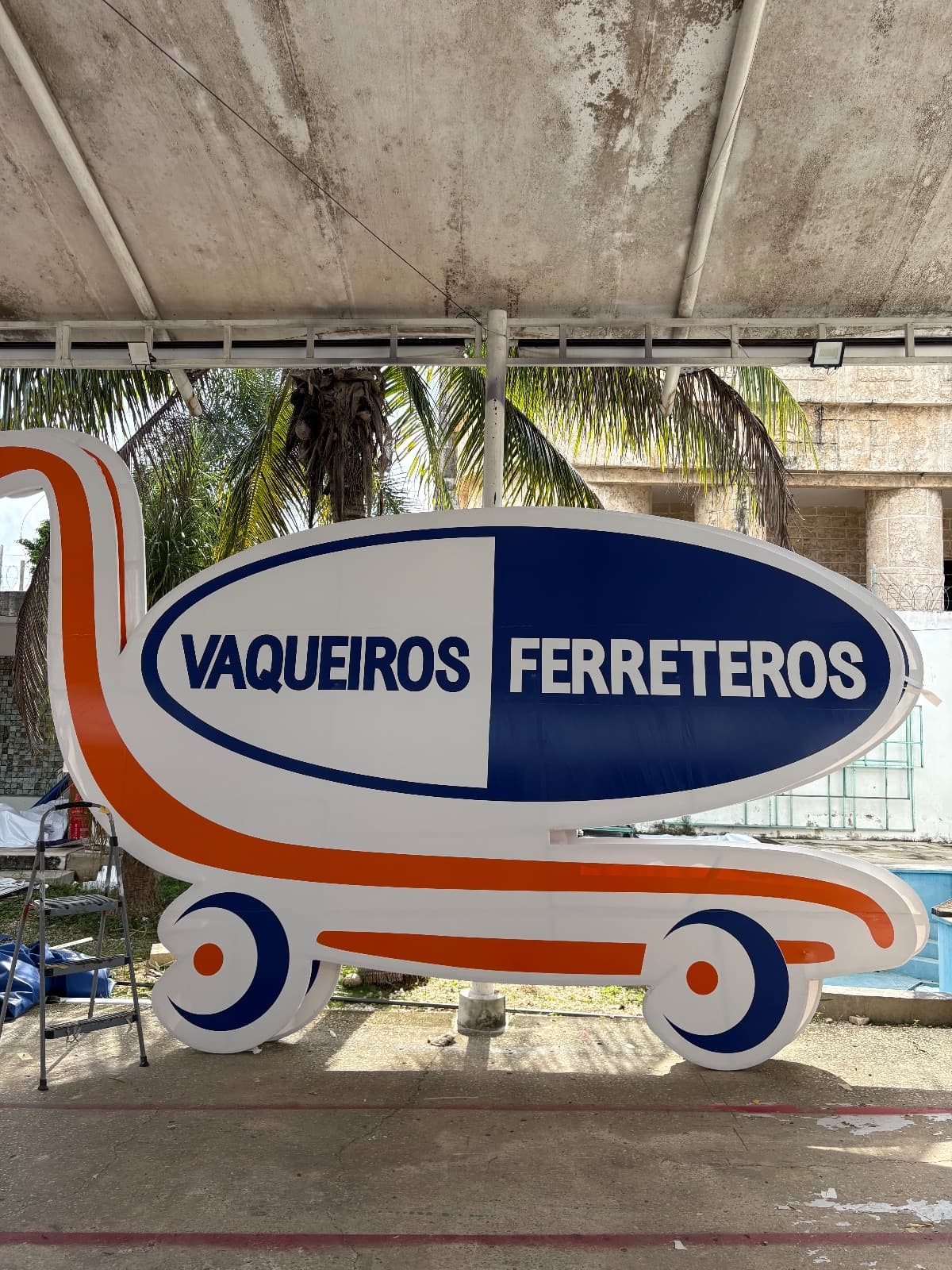 Bastidor con lona toldera rotulada - Vaqueiros — Estructuras, bastidores y toldos