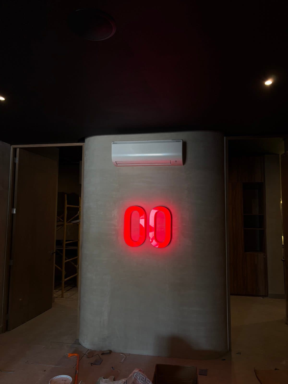 Letras 3D acrílico rojo - Lavva Training Gym — Letreros 3D y tipo block