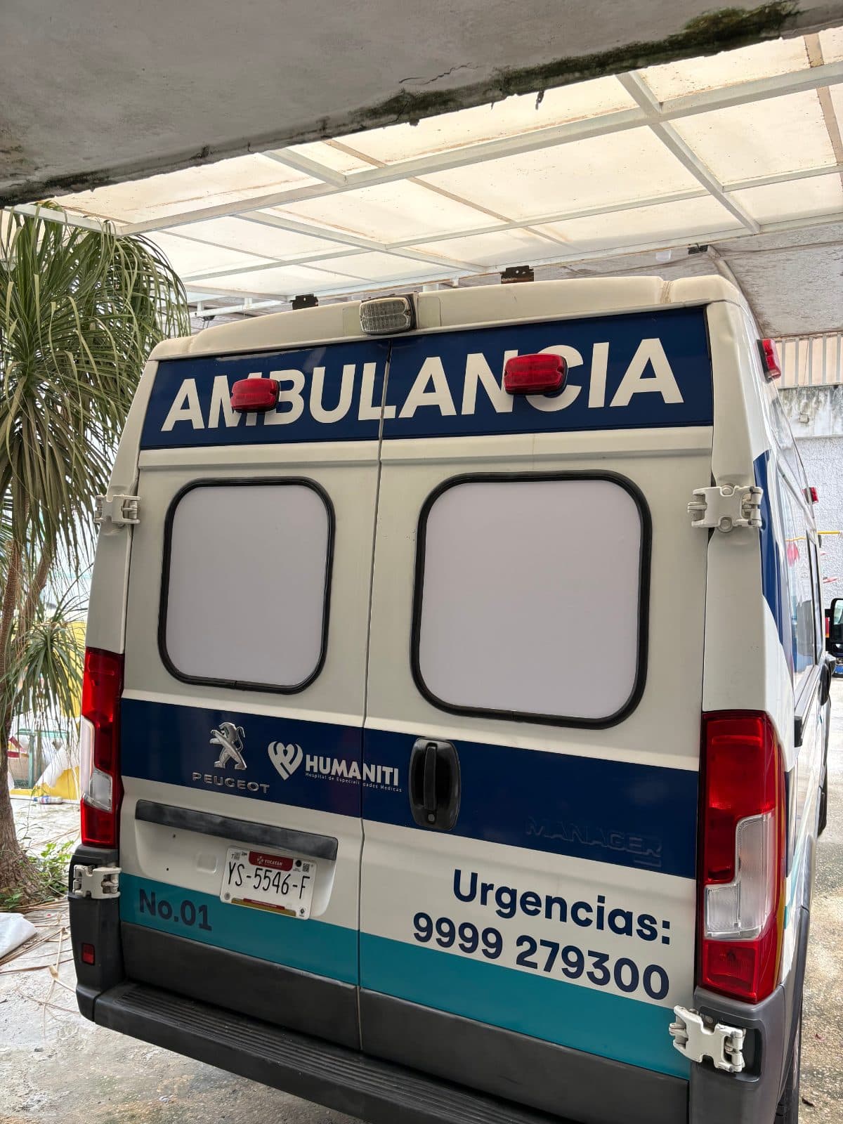 Rotulación vehicular - Ambulancia — Rotulación vehicular