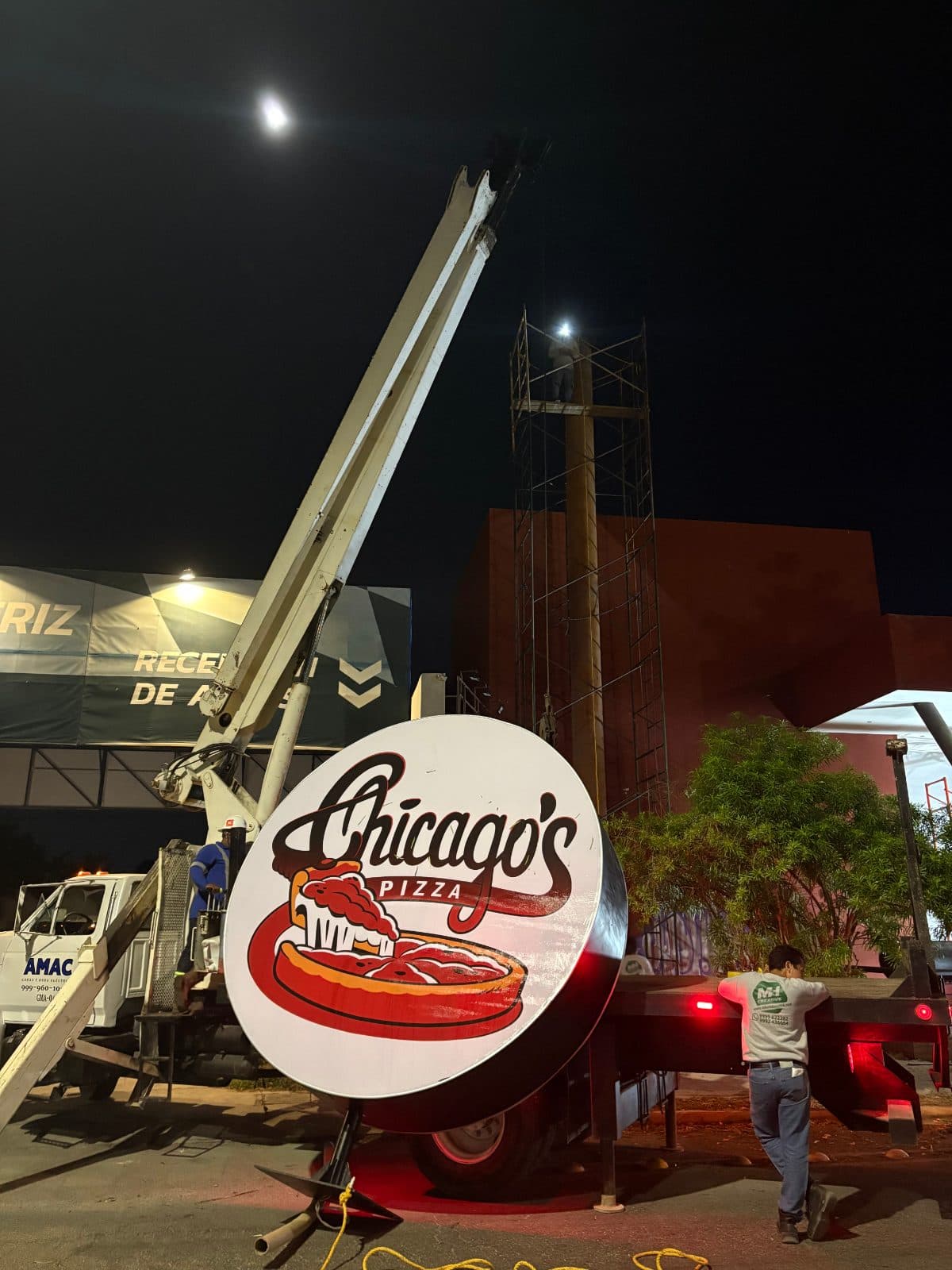 Letrero Unipolar - Chicagos Pizza — Tótems y unipolares